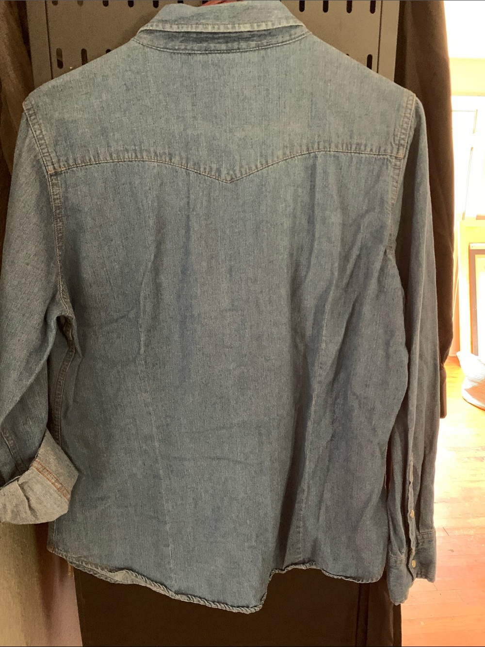 Vintage Levi's Light Blue Denim Button-Down pearl snap CL Western Shirt - Picture 4 of 4